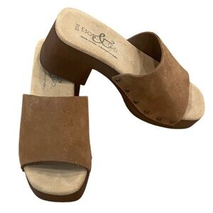 Worn once pristine Bos & Co chestnut open toe platform mule clog 37 6.5 $150